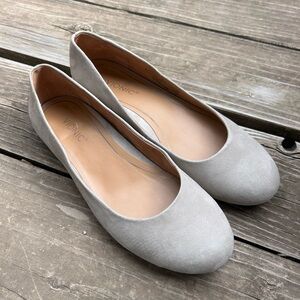 Vionic Gray Minimalist Ballet Flats